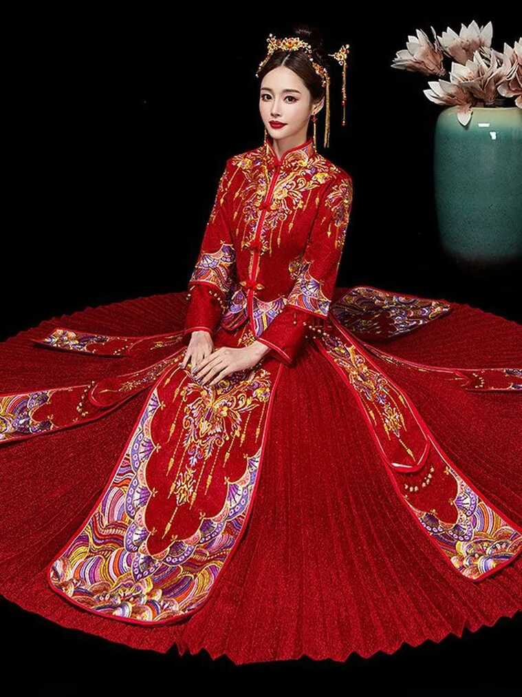 Chinese Red Wedding Dress Embroidery Dragon Phoenix Cheongsam ...