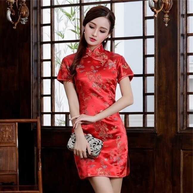 Chinese Traditional Dress | Chinese Temple