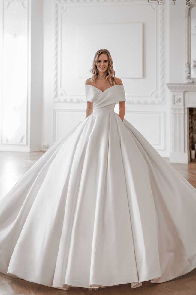 Classic Satin Wedding Dress Protea – Olivia Bottega