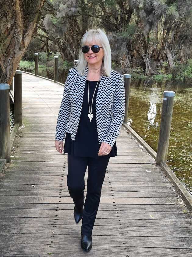 Classy Casual Outfits for Ladies Over 50 : How to Look Chic and ...