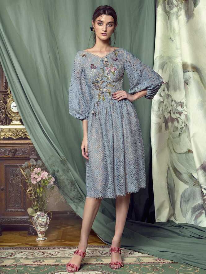 Cocktail dress with bishop sleeves and floral embroidery