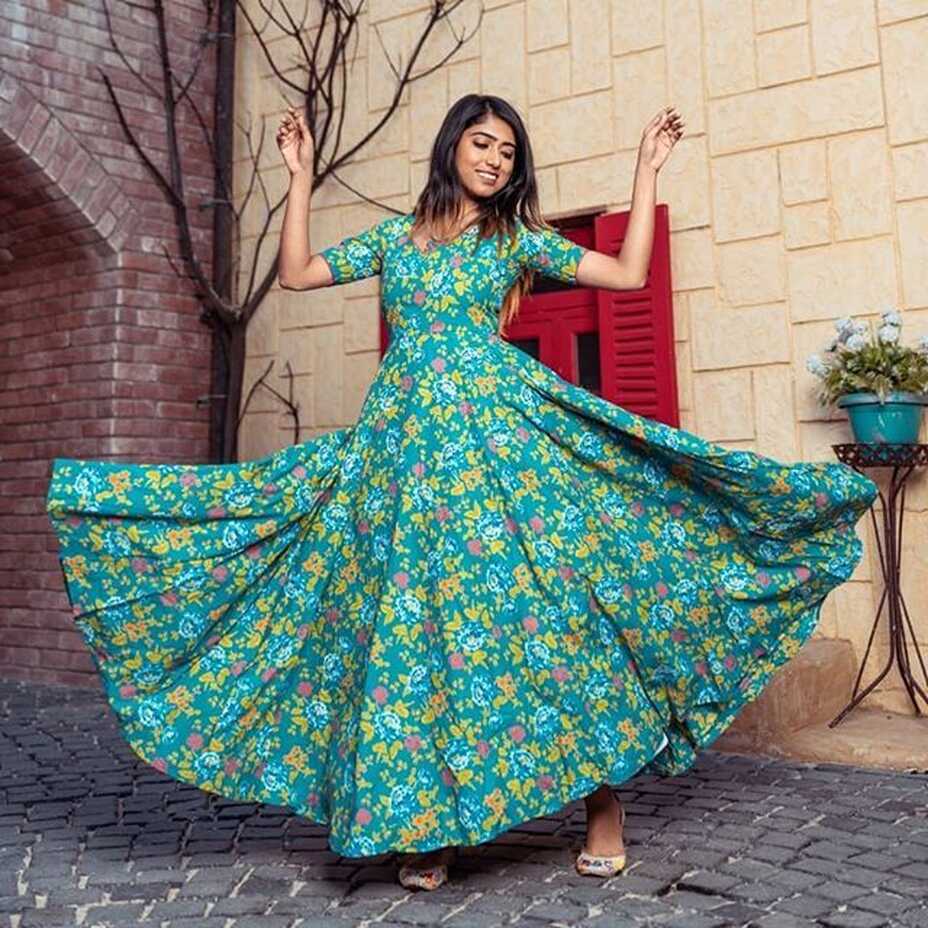 Cotton Printed Maxi Dress Look simply beautiful adorning this ...