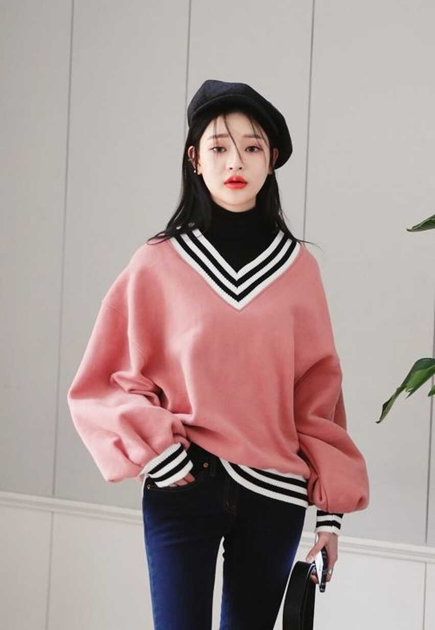 Dahong] V-Neck Loose Fit Sweatshirt