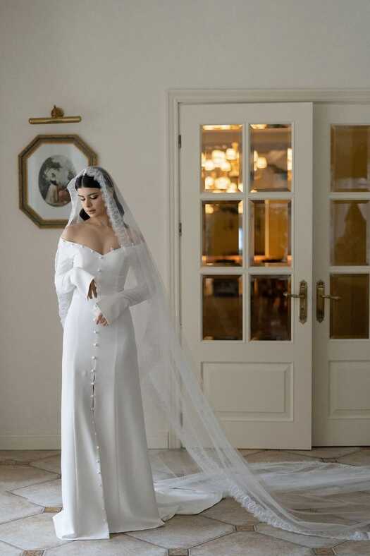 Discover The Chic + Classy Wedding Dress Perfect For Your ...