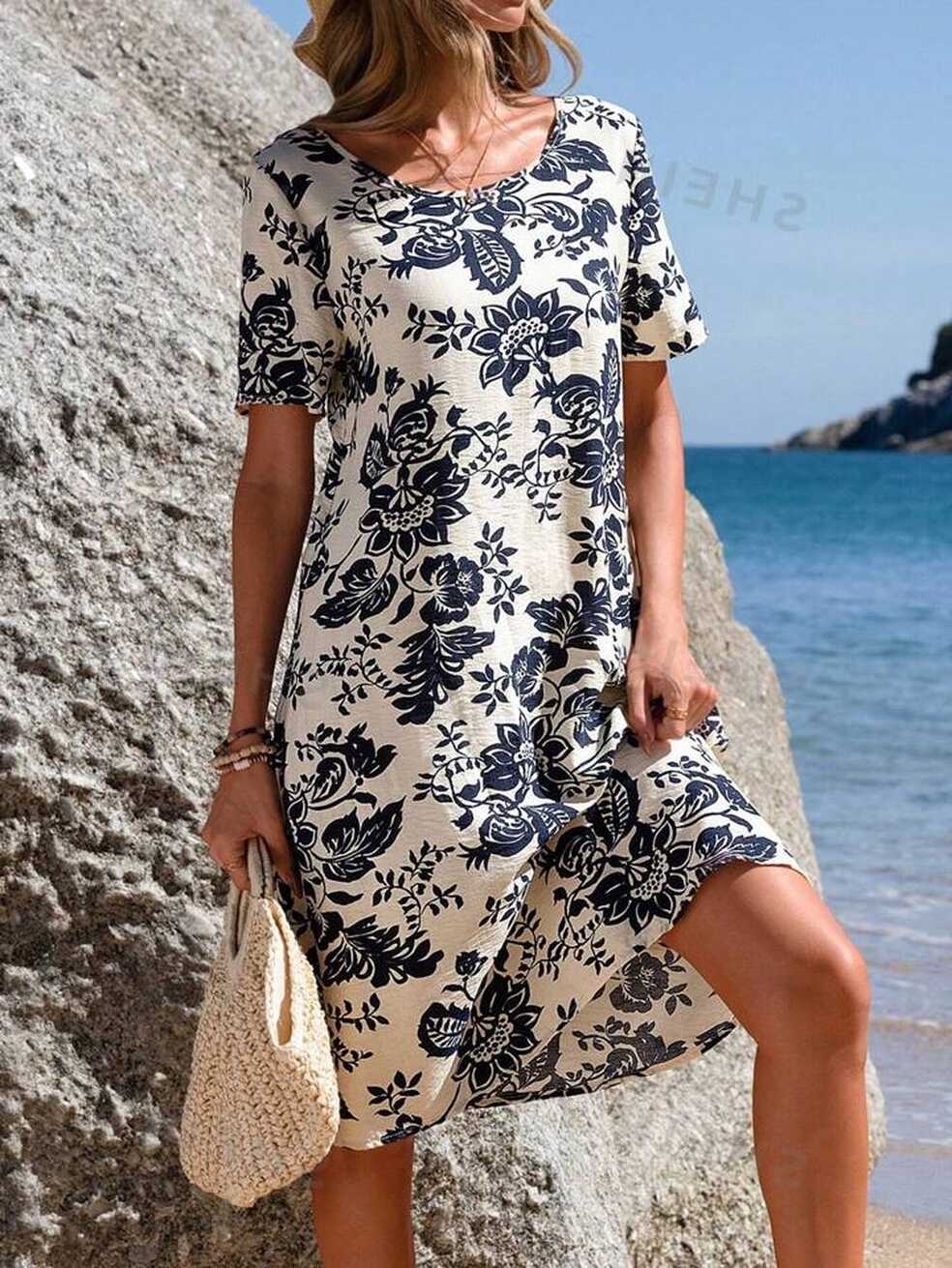 EMERY ROSE Floral Printed Round Neck Loose Casual Dress ...