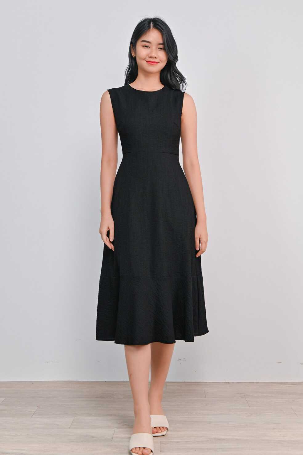 EVELYN BLACK SLEEVELESS DRESS – All Would Envy