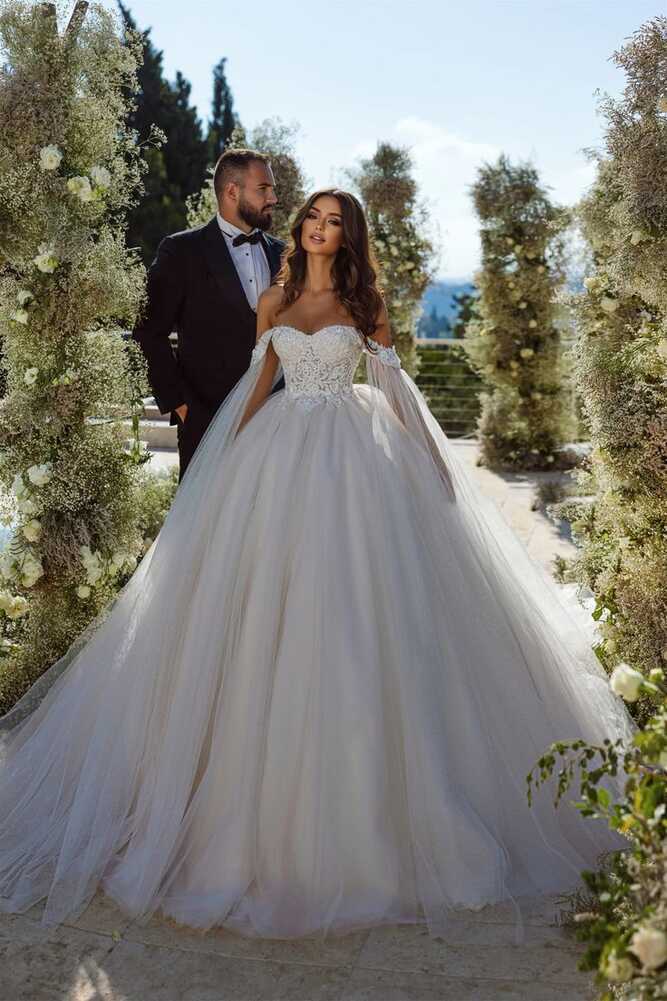 Elegant A-line Off-the-shoulder Tulle Lace Appliques Wedding Dress ...