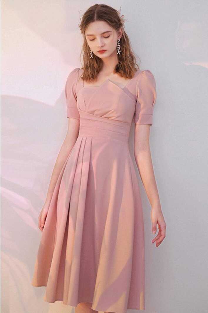 Elegant Pink Knee Length Short Sleeved Semi Party Dress with Ruffles