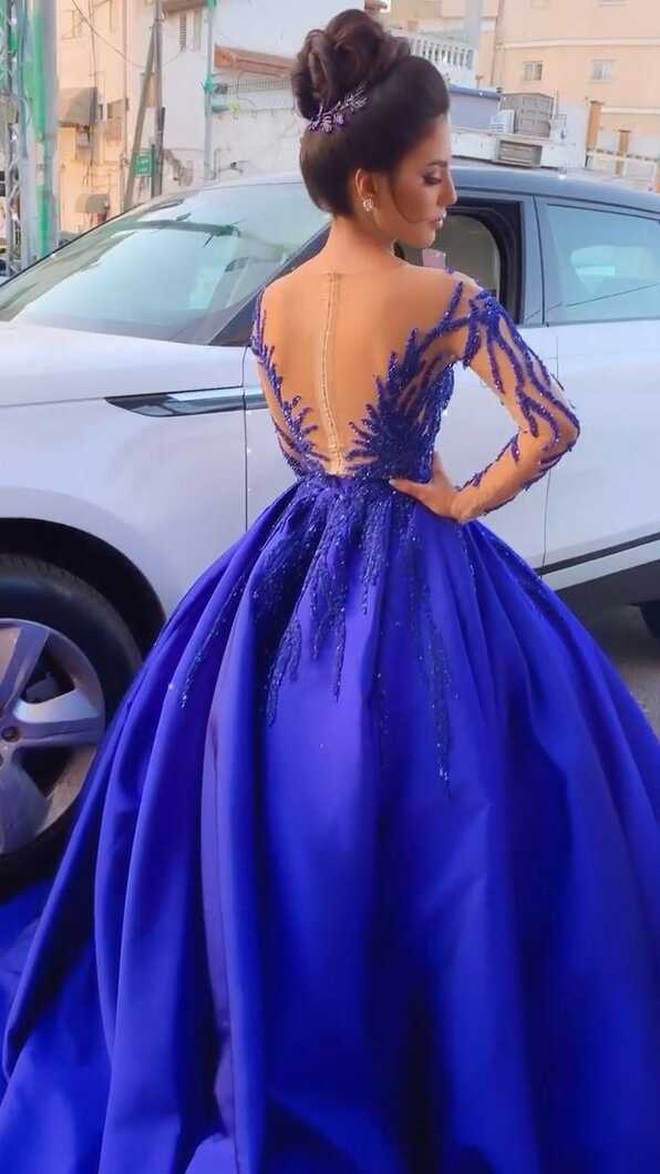 Elegant Royal Blue Evening Gowns for a Glamorous Night