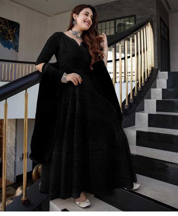 Embroidered Black Georgette Long Gown at Rs 1570 in Jaipur | ID ...