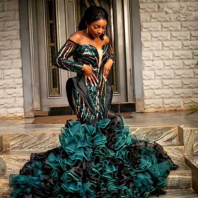 Emerald Green Sequined Lace Mermaid Green Prom Dress With Off ...