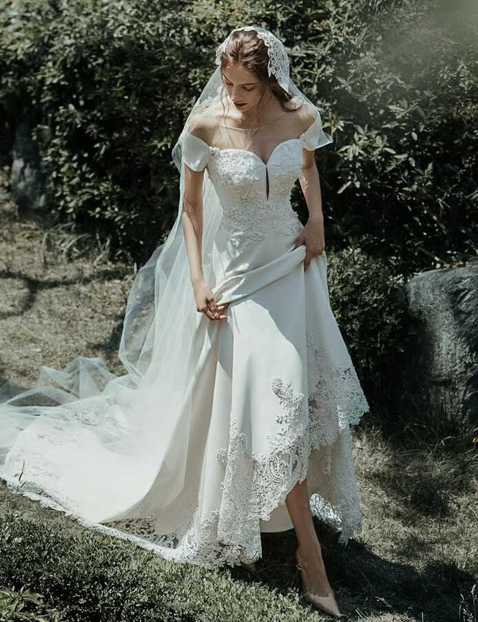 Enchanted Vintage Romance! 17 Time-Honored Ethereal Wedding Dresses