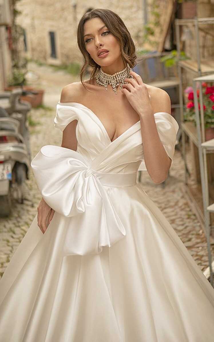 Fashion Wedding Dresses: 21 Best Gowns + Tips / Advice