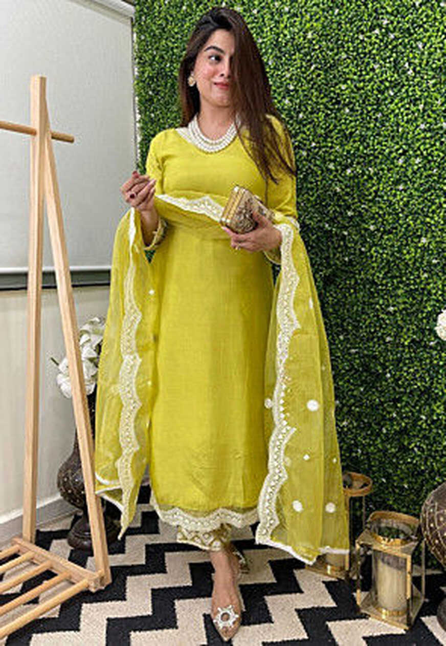 Festival Pakistani Suits &amp; Salwar Kameez: Buy Online | Utsav Fashion