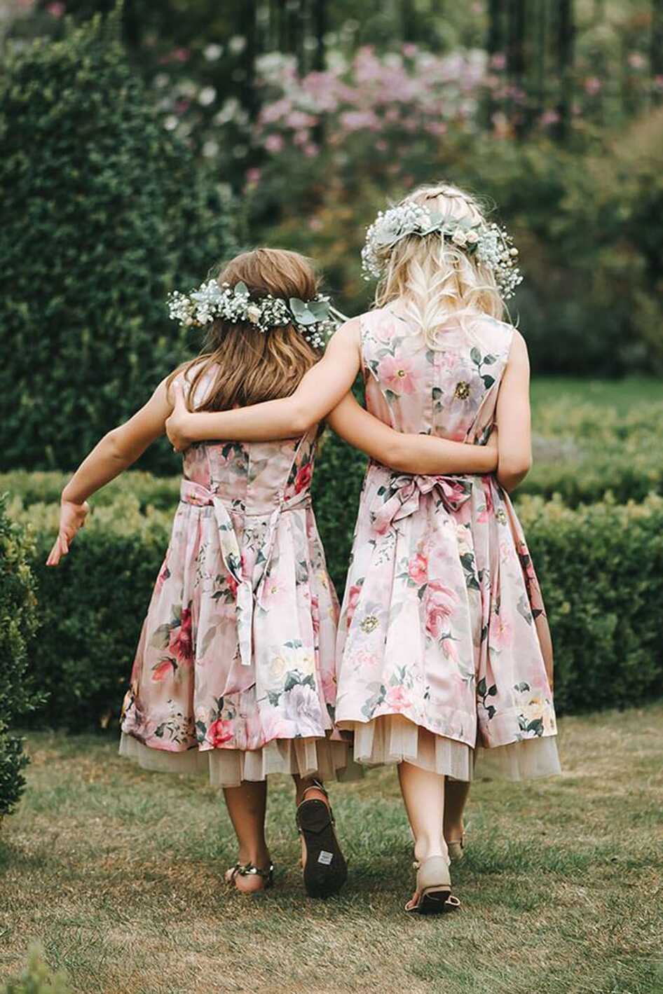 Flower Girls Dresses and Outfits for Your Special Little Ladies