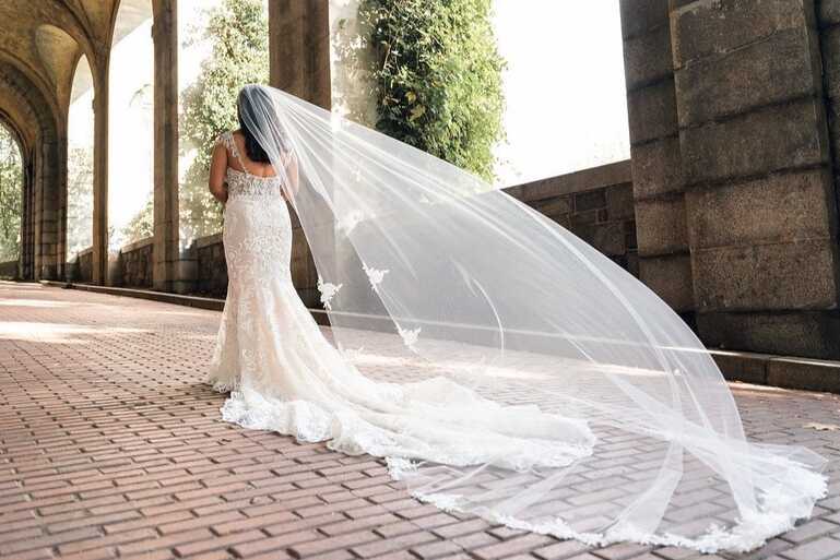 Fourteenth: Dramatic Wedding Veils