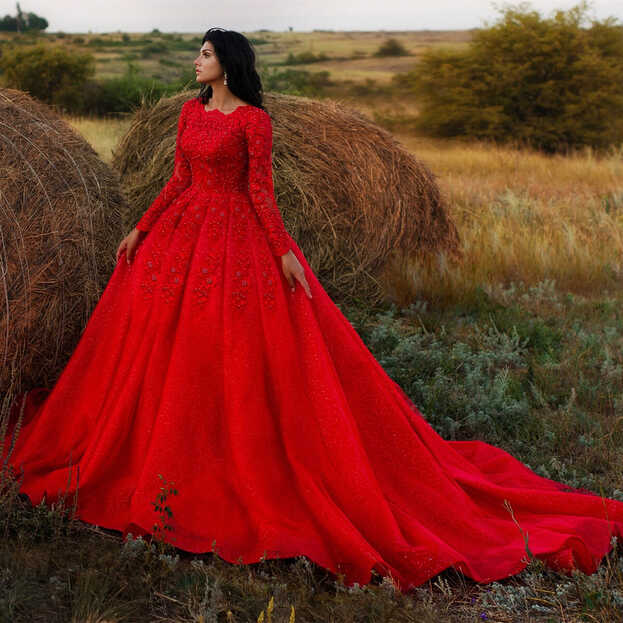 Gorgeous Red Lace Wedding Dresses 2023 O-Neck Long Sleeves Sparkly ...