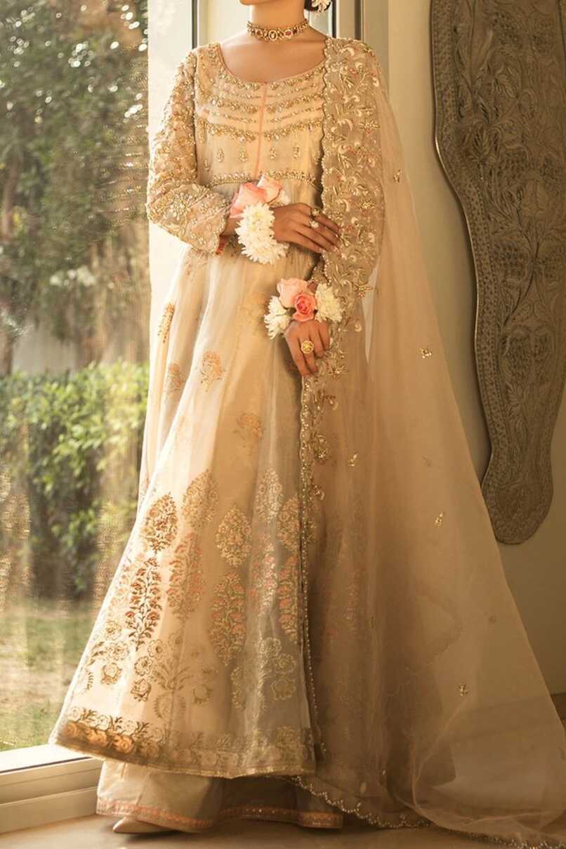 Gourgious &amp; Decent Off white &amp; Gold Colour Combination Nikkah ...