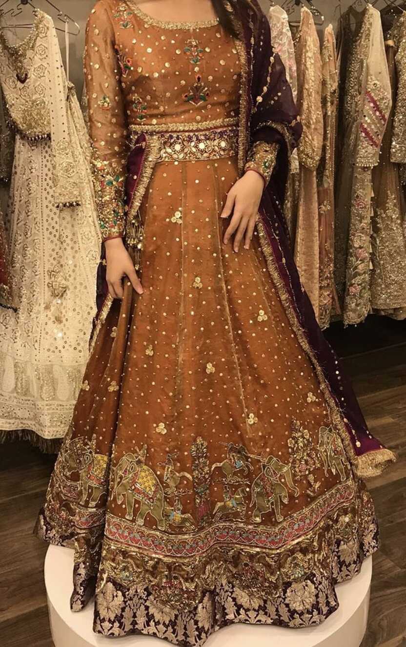 Grooms sister outfit inspo for a mehndi / baraat