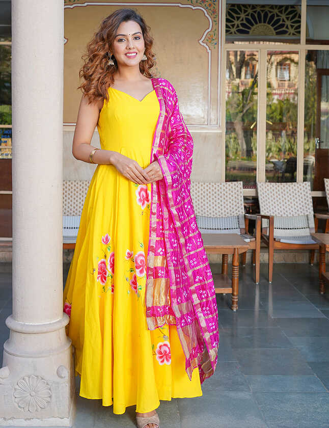 Haldi Ceremony Sleeveless Dress with Dupatta Set (2 Nos in 1 Set ...