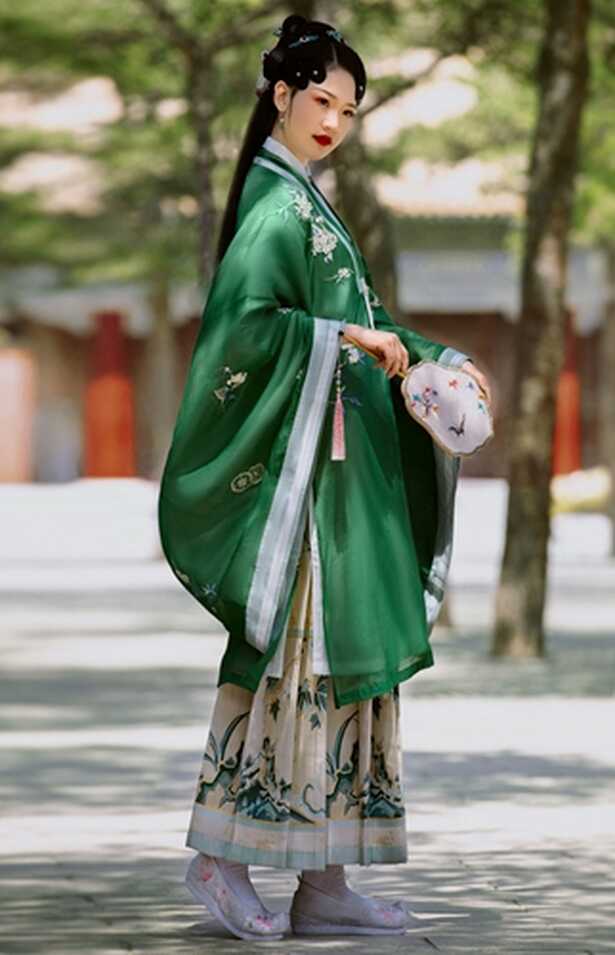 Hanfu costumes gaining tract in China - Global Times