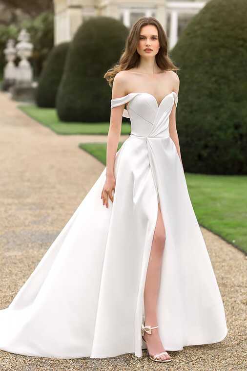 Here Are The Best Simple Wedding Dresses for 2023! | Esposa