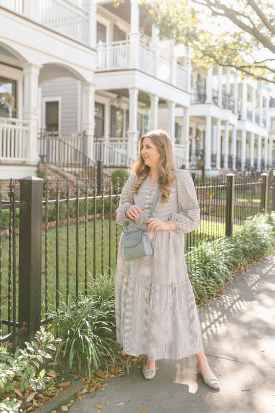 How To Style a Casual Maxi Dress with Sleeves for Summer - Thrifty ...