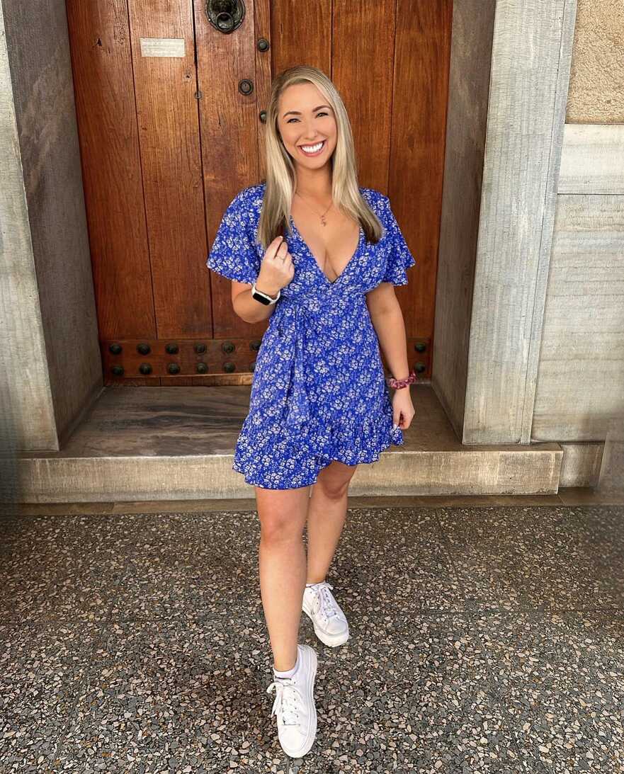 I love a casual dress and sneakers ?? : r/OUTFITS