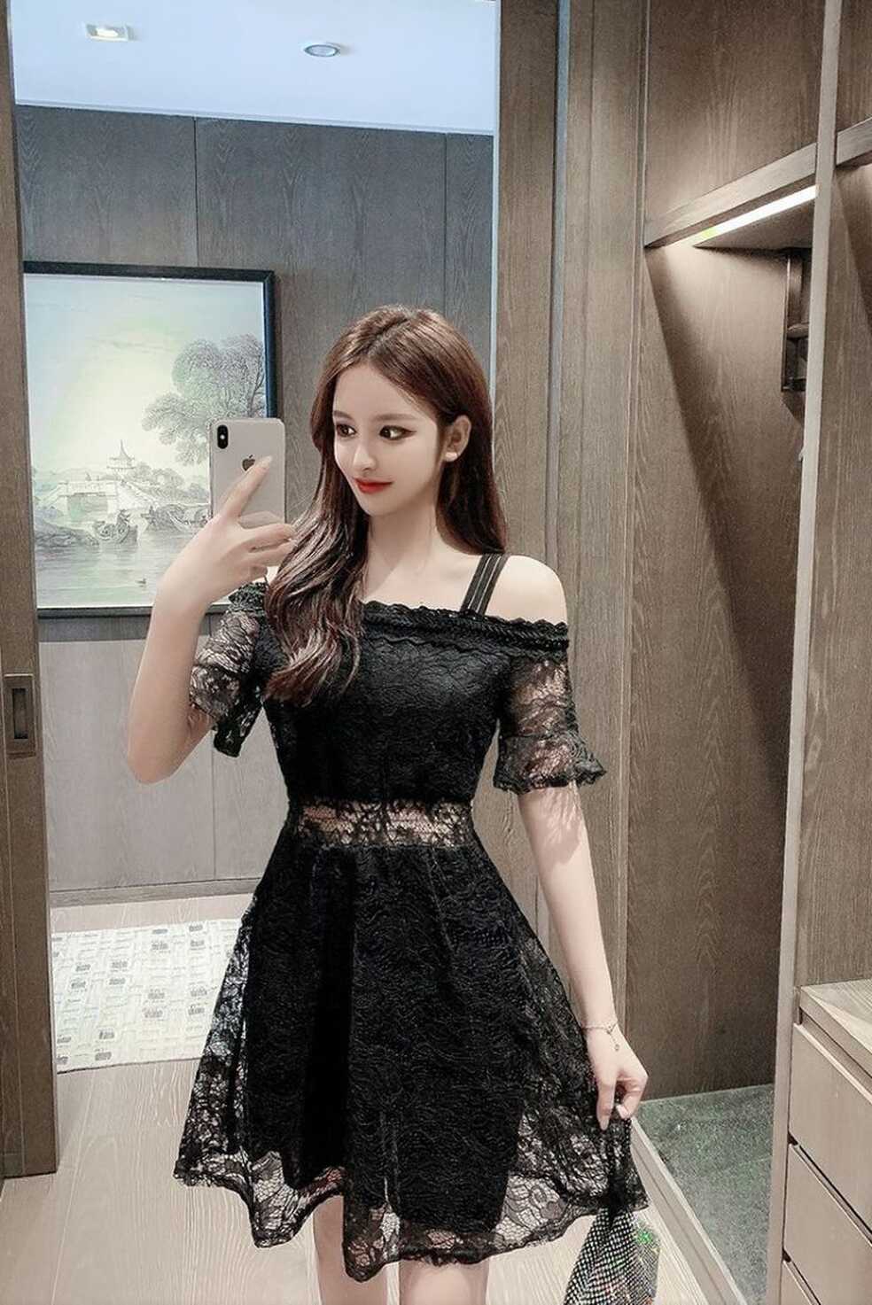 Jangmi - Cold Shoulder A-Line Lace Dress