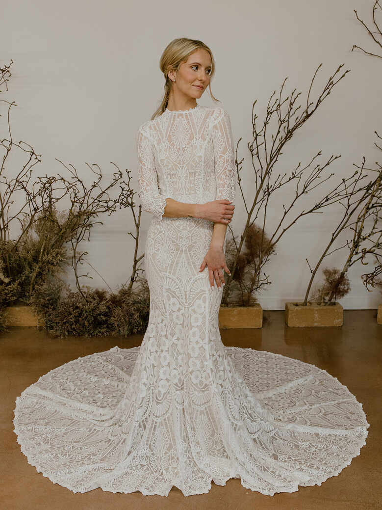 Kate Fitted Elegant Wedding Dress | Dreamers and Lovers