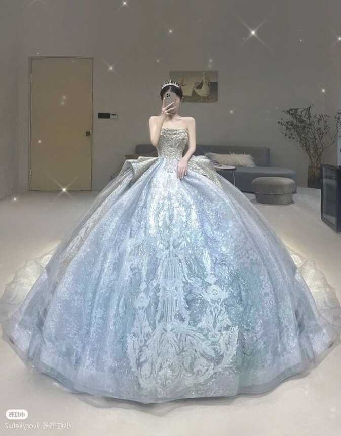 Korean ball gown ?