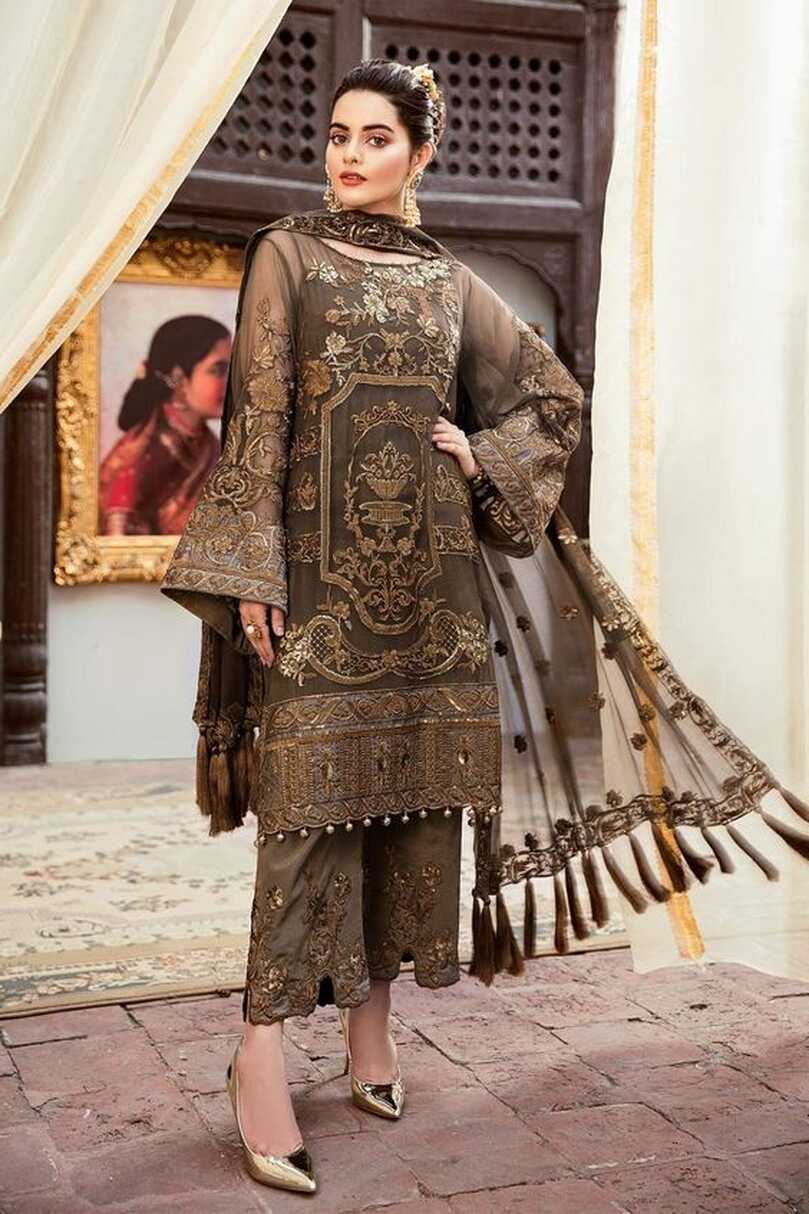 Latest Designs of Pakistani Salwar Suit -