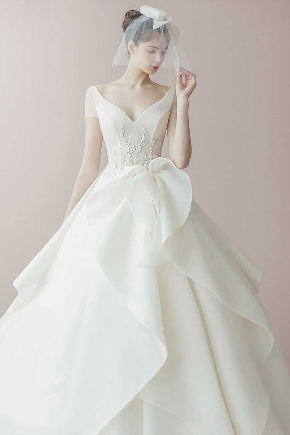 Less is More! 15 Simple Yet Beautiful Wedding Dresses For Modern ...