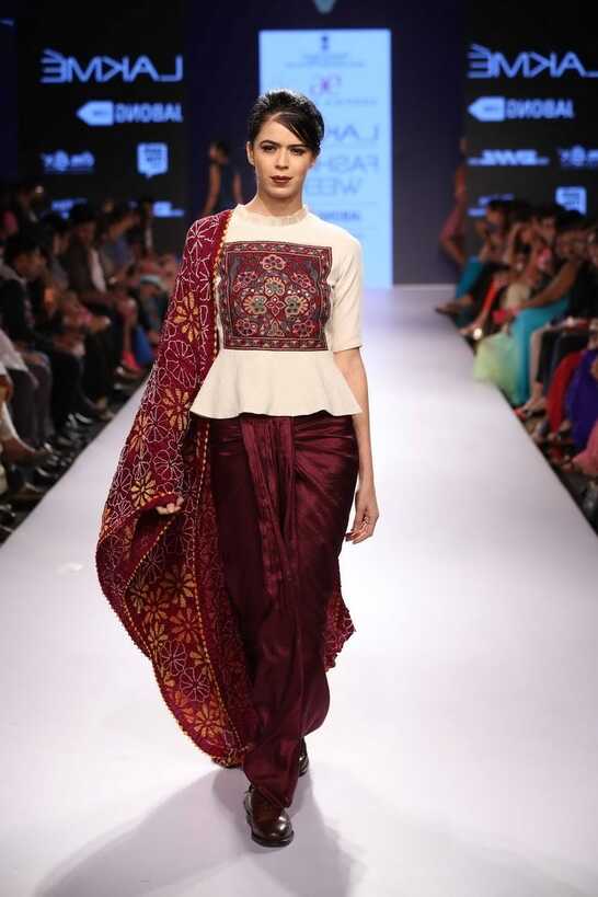 MODERN WAYS TO WEAR SAREES