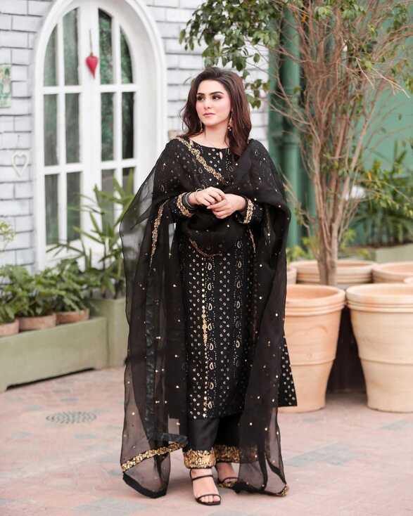 Magic black dresMagic black dress designs - latest Pakistani ...