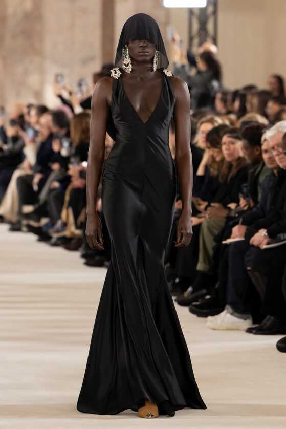 Maison Schiaparelli - Haute Couture Spring-summer 2024 : 30 / 32 ...