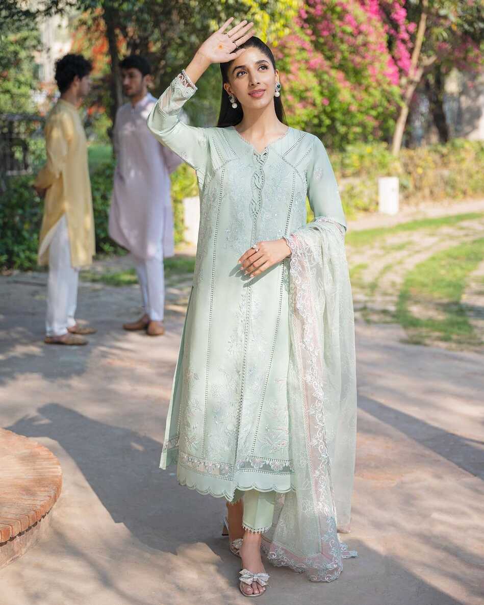 Mawra Hocane Looks Dreamy in These Perfect-for-Eid Dresses - Lens