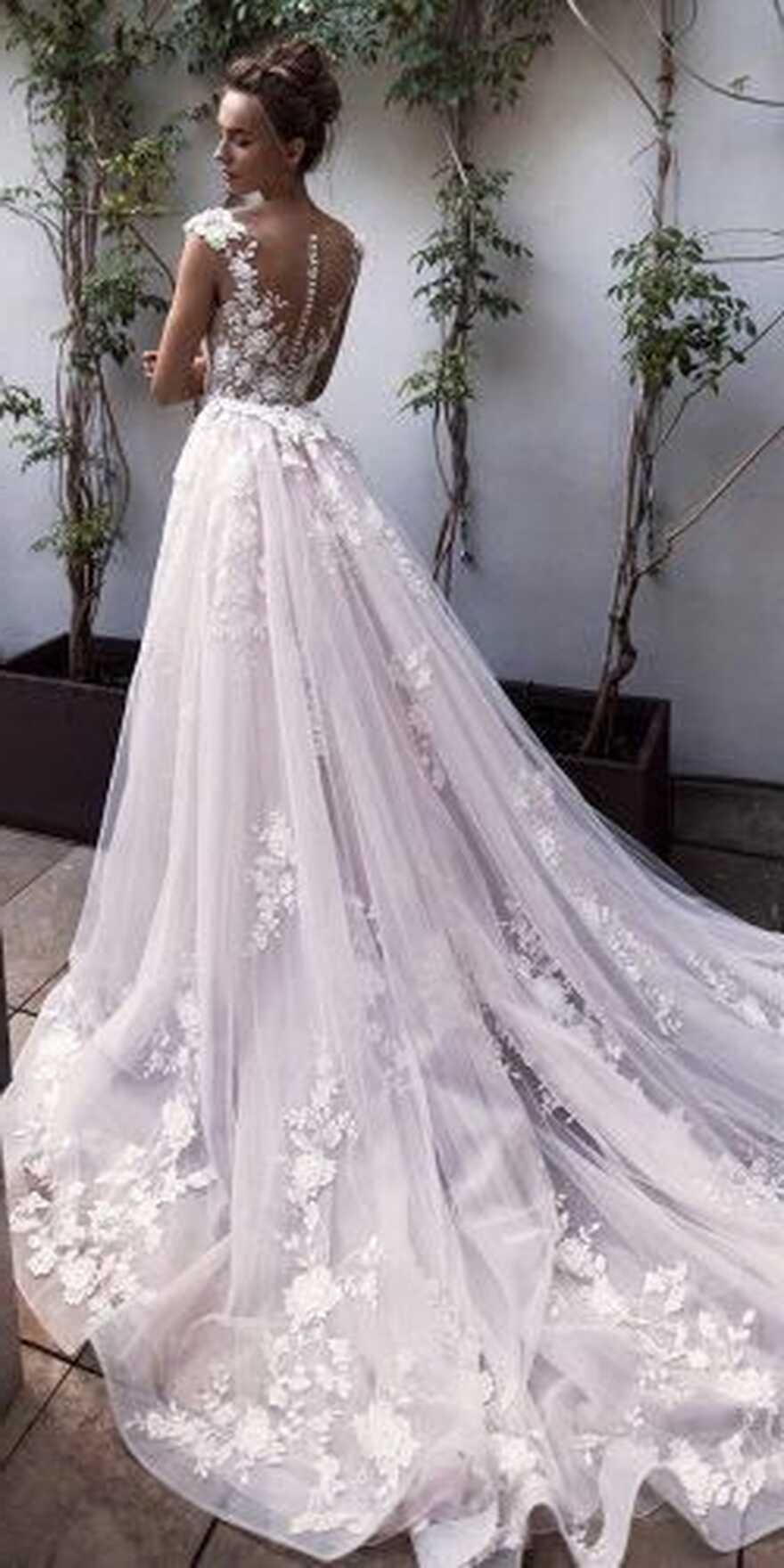 Most Pinned Wedding Dresses: 10 Best Options Among The Bride ...