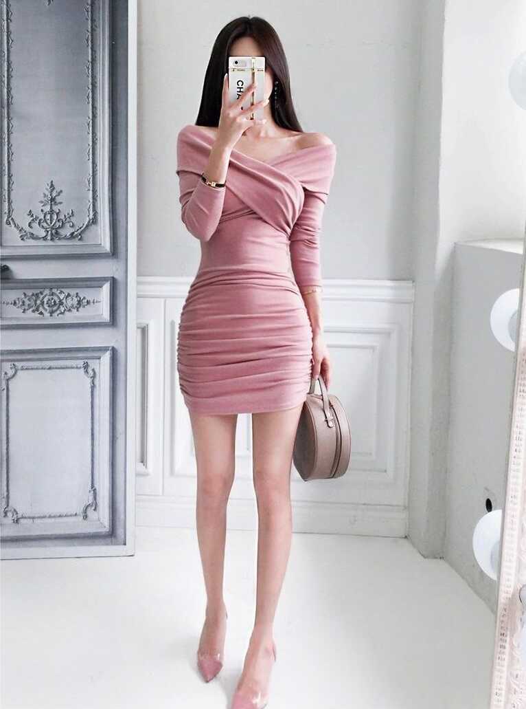 NENE - Long-Sleeve V-Neck Mini Bodycon Dress