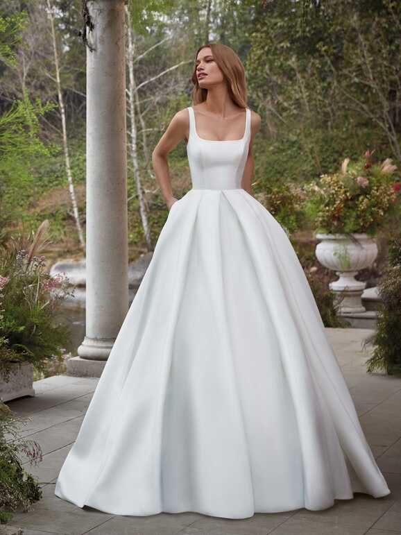 NOLINA | Princess wedding dress | Nicole Milano