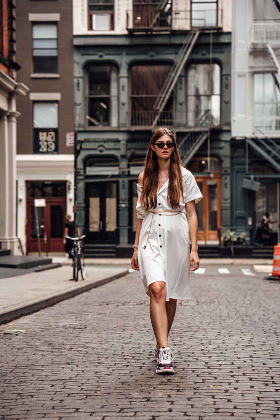 New York Streetstyle: White Button Down Dress || Fashionblog Berlin