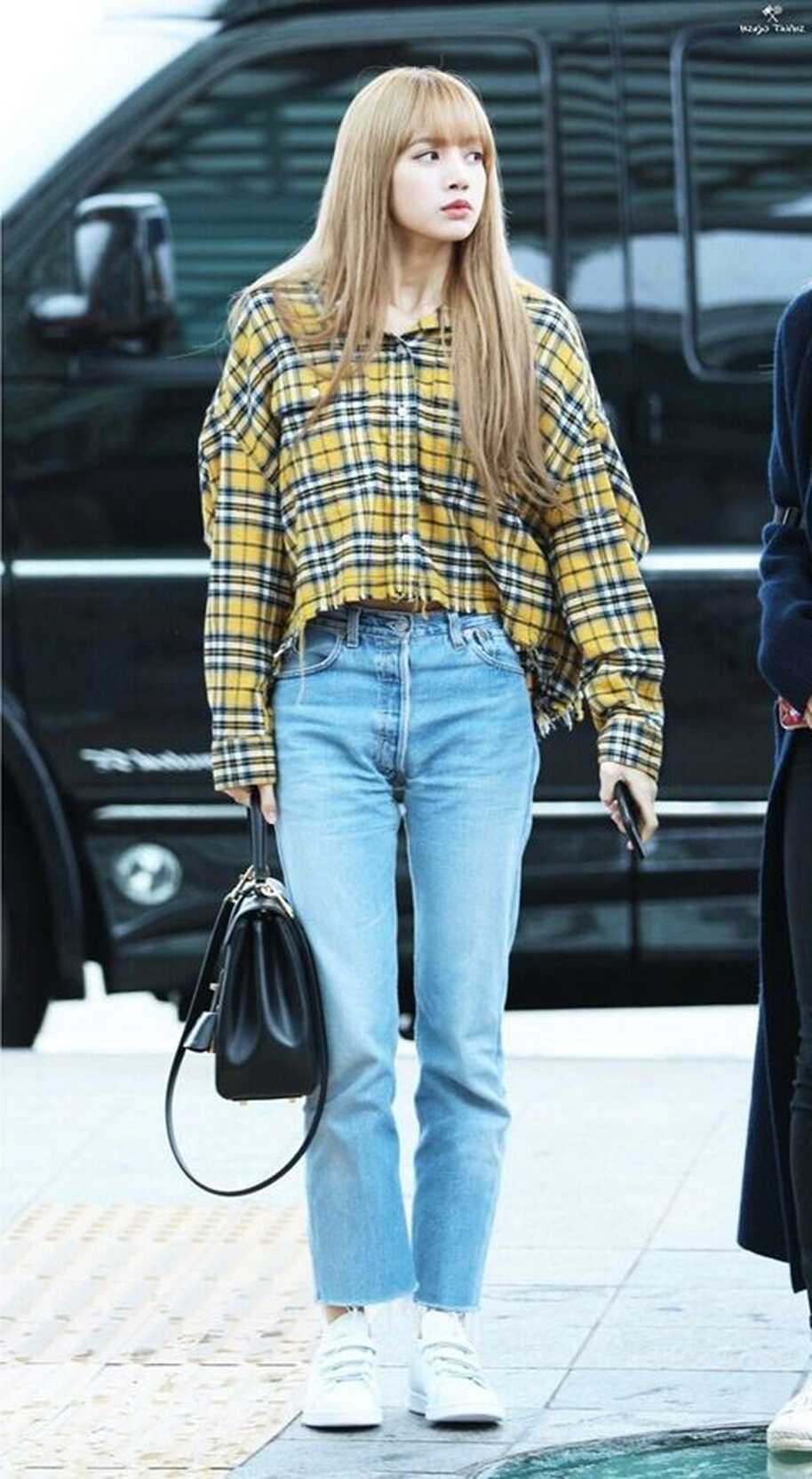 Official Korean Fashion : Blackpink Lisa Fashion