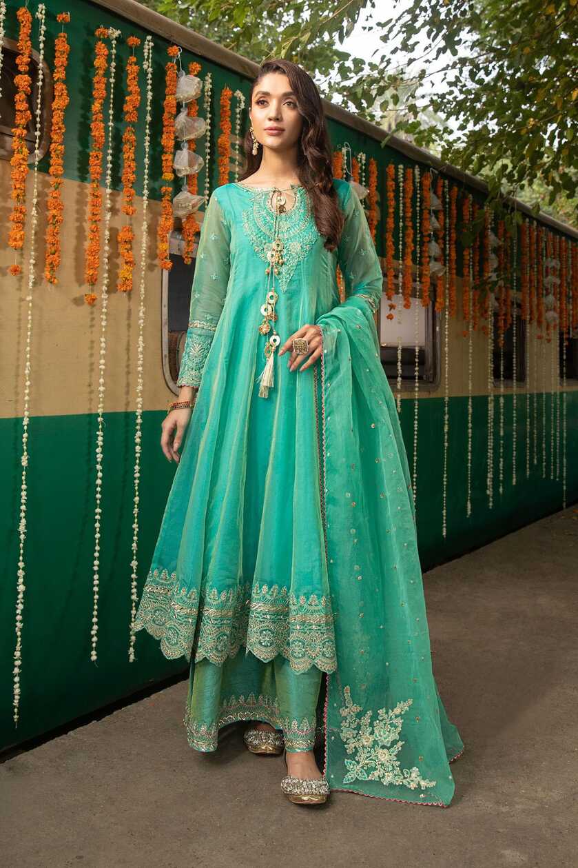 Peshwas &amp; Frocks Designs by Maria B Latest wedding formal dresses ...