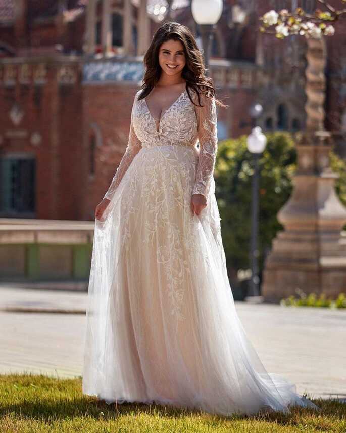 Plus Size Wedding Dresses With Sleeves: 21 Ideas For Bride