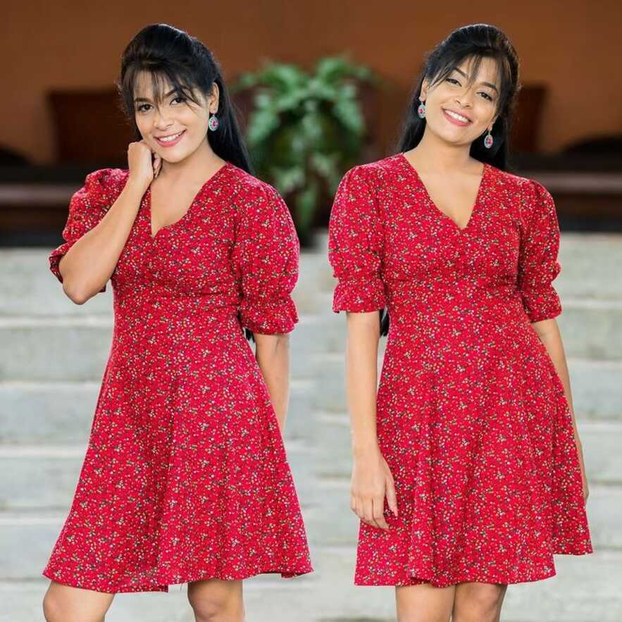 Red Color Stylish Short Frock Design