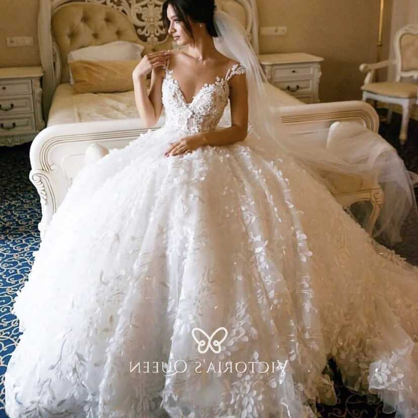 Romantic Petals Embellished Princess Wedding Ball Gown - VQ