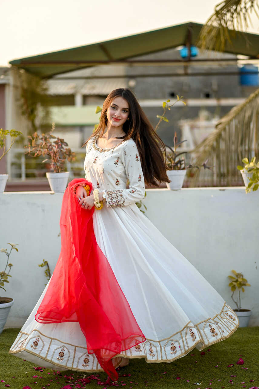 SOLID WHITE LONG FLARED HAND EMBELLISHED ANARKALI SET WITH RED ...