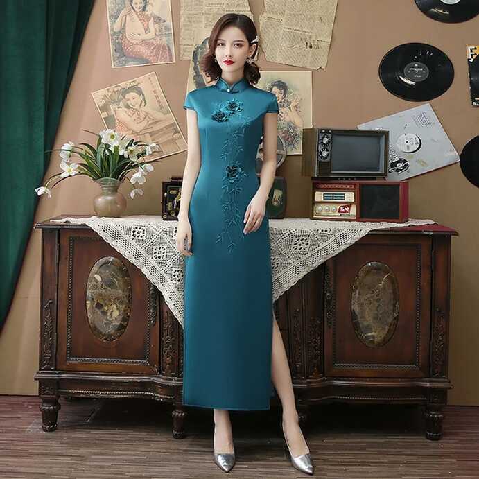 Sheng Coco Woman Embroidered Modern Cheongsam Green Silk Elegant ...