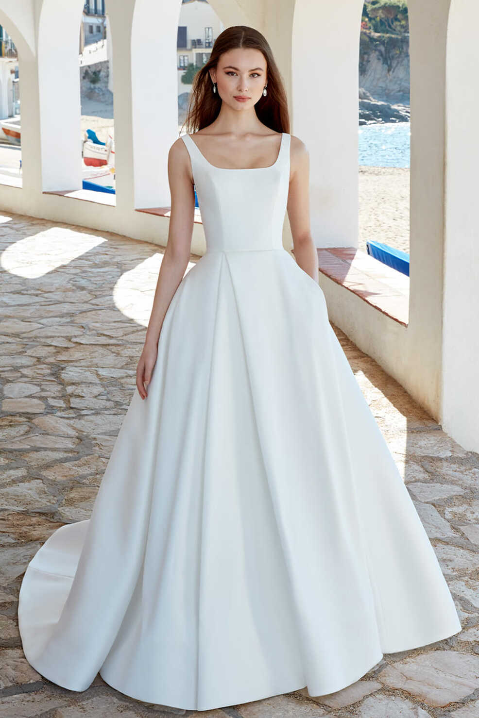 Shop Arlette | Plain White Gown by Enzoani | Esposa