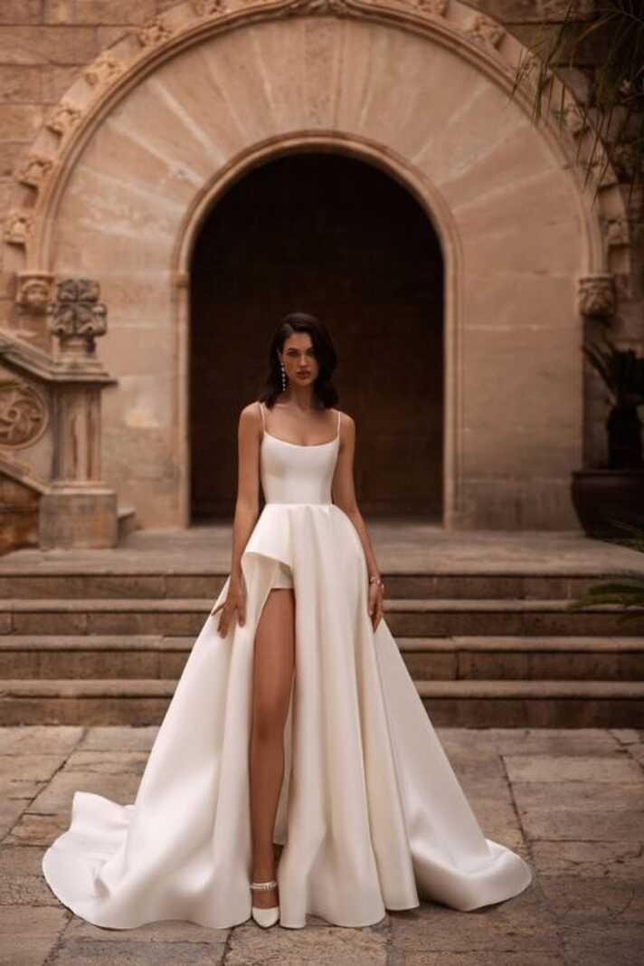 Simple Wedding Dresses for the Elegant Brides